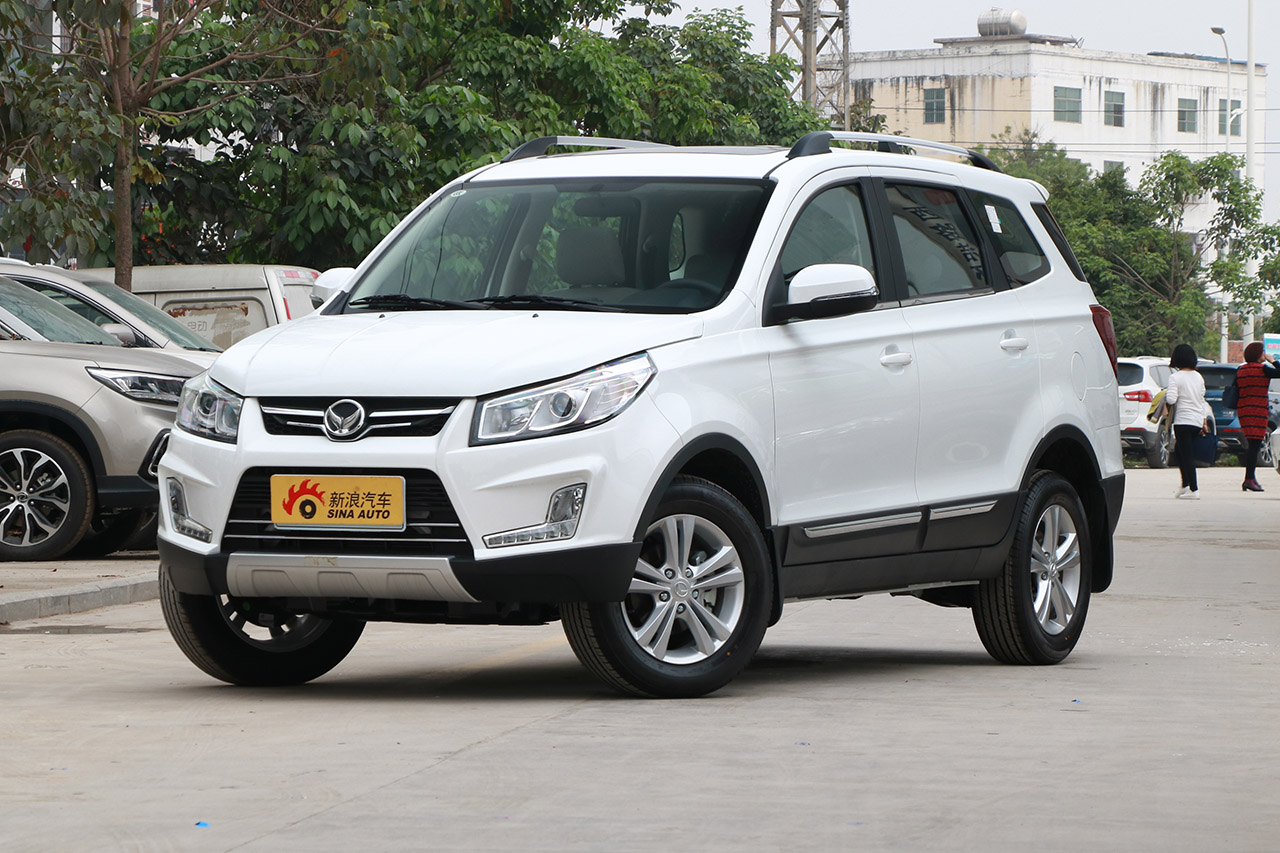 2017款北汽幻速S3 1.5L手动舒适型图片