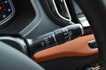 2016款瑞虎7 1.5T自动耀领版