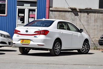 2017款比亚迪秦EV300尊享型