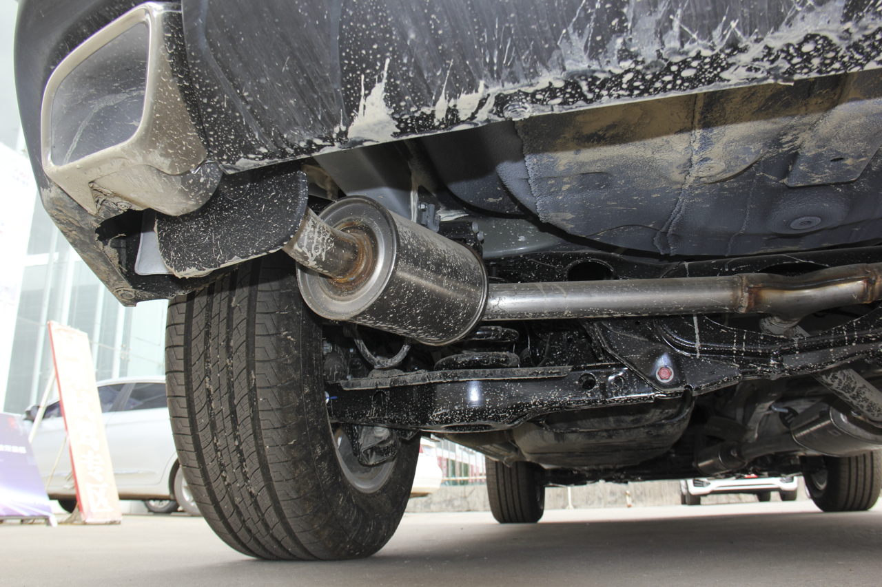 2018款比亚迪宋1.5TID手动智联尊享型