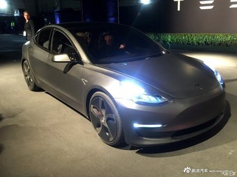特斯拉Model 3交付