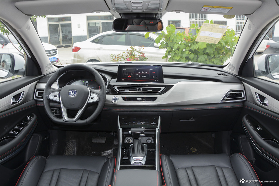 2018款长安CS75 1.5T自动雅智型