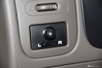 2011款D22皮卡 2.4L手动汽油两驱标准型