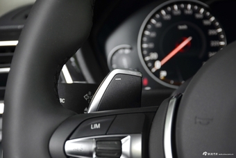 2018款宝马3系2.0T自动320Li 领先型M运动套装