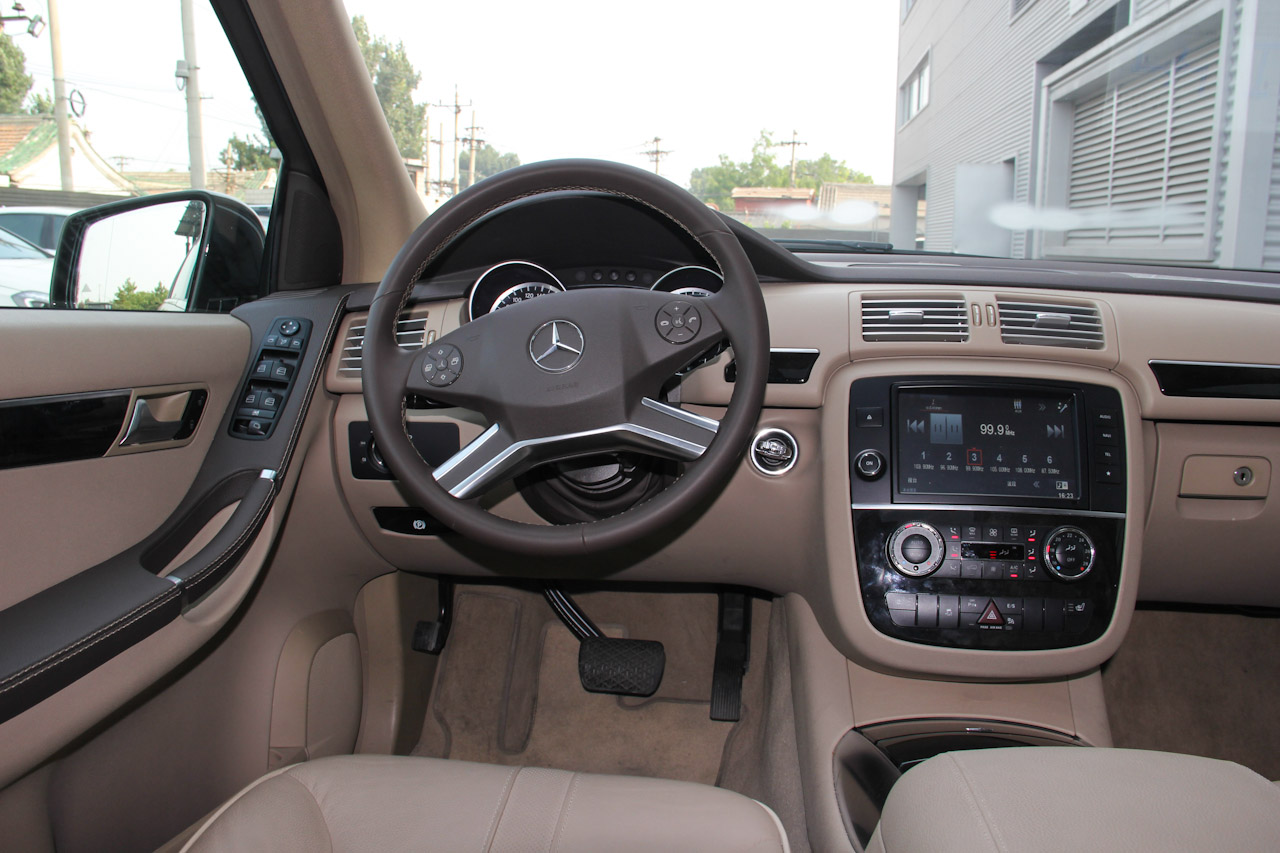 2015款奔驰R320 3.0T自动4MATIC豪华型