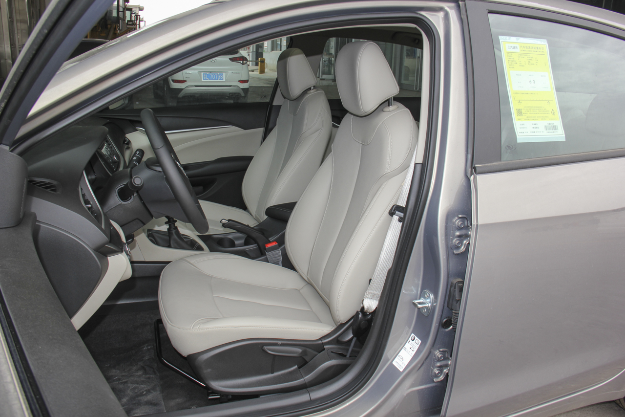 2018款英朗1.0T手动精英型15T