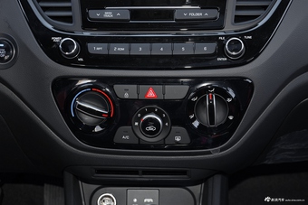 2017款悦纳RV 1.4L自动活力版SPORT