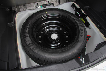 2018款哈弗H6运动版1.5T自动两驱尊贵型红标