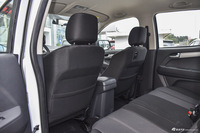 2015款五十铃D-MAX 2.5T自动两驱高通过精英款