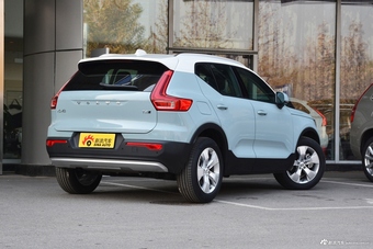 2019款沃尔沃XC40 2.0T四驱子夜亚马逊蓝T4