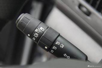 2016款风神AX3 1.5L自动尚酷型