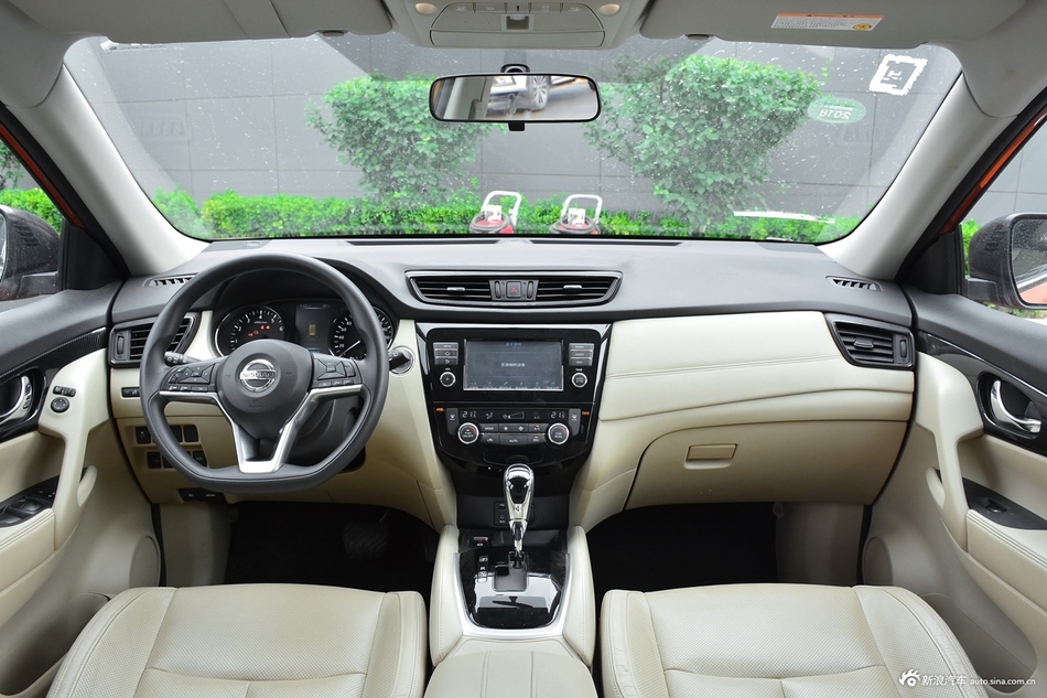 2017款奇骏2.5L自动CVT七座领先版 4WD