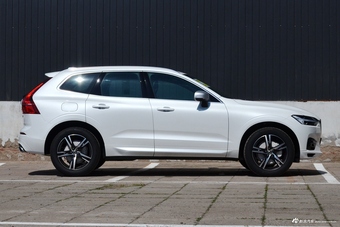 2019款沃尔沃XC60 2.0T自动四驱T5智远运动版