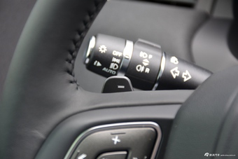 2016款揽胜极光2.0T自动PURE 风尚版