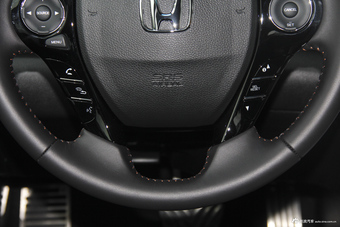 2016款雅阁混动2.0L自动锐领版