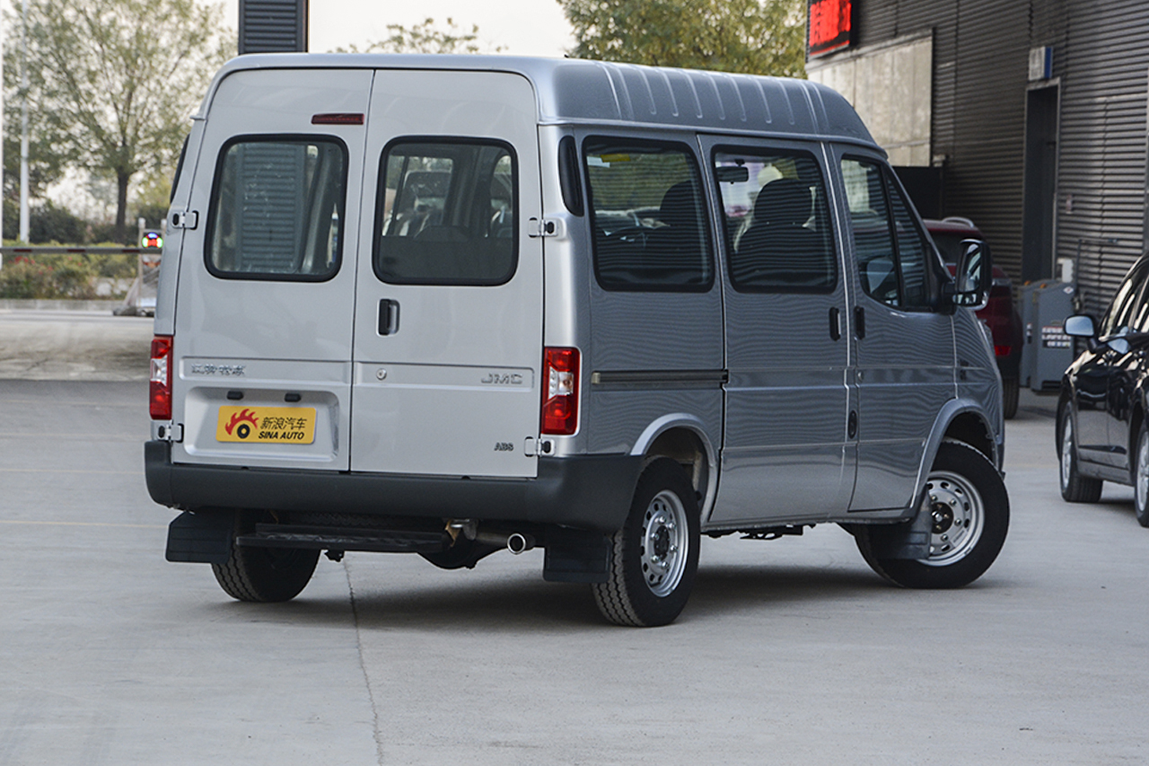 2017款特顺2.8T手动商运型短轴中顶6/7/8座JX493