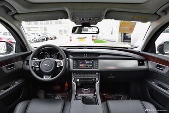 2018款捷豹XFL 2.0T自动200PS精英版图片