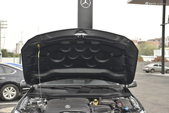 2017款奔驰GLA级 GLA200 1.6T自动时尚型