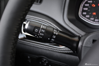 2017款瑞虎7 SPORT 1.5T自动尊贵版