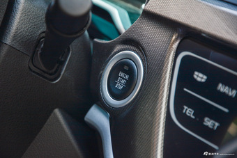 2017款吉利帝豪1.5L自动三厢百万款向上互联版