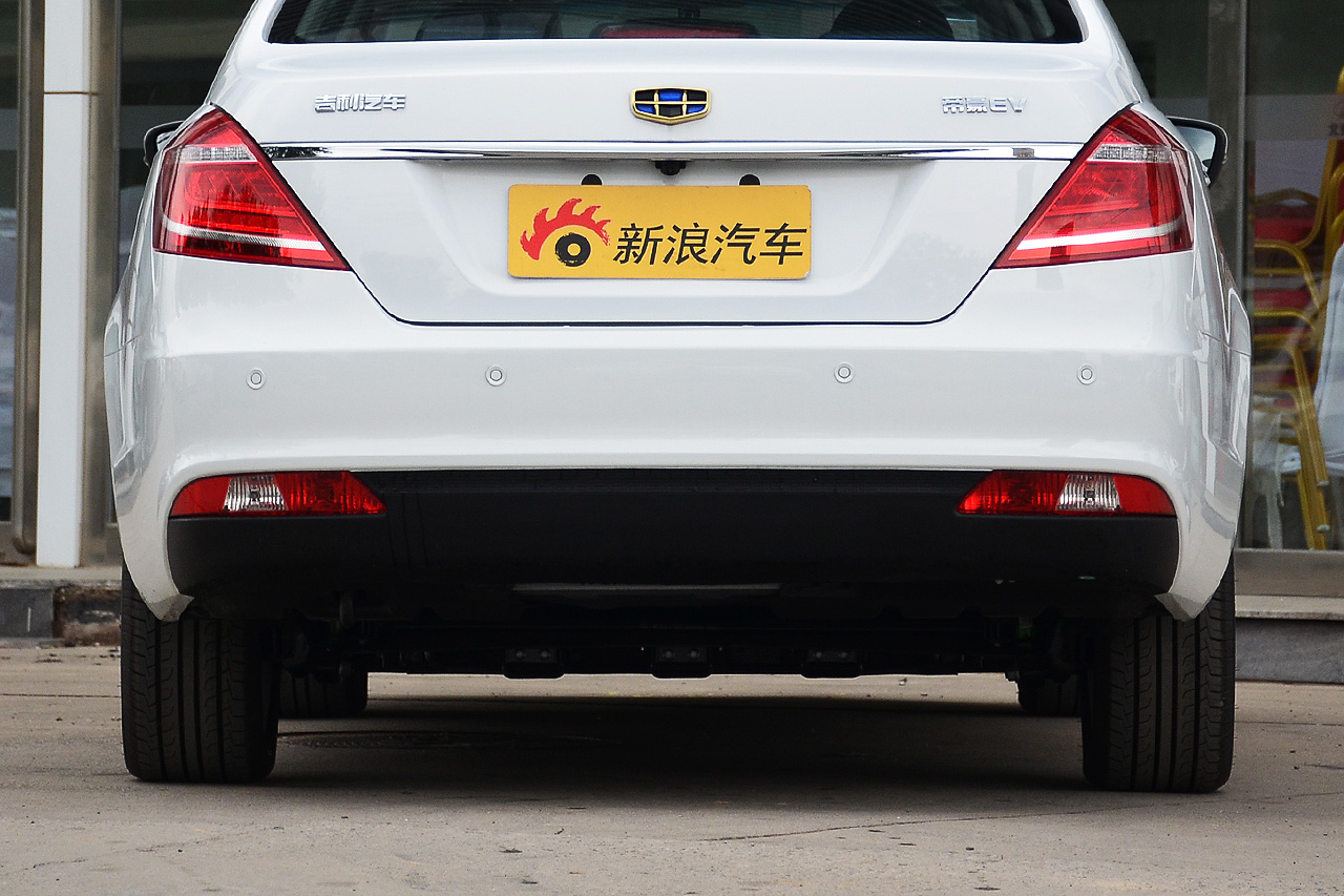 2016款吉利帝豪EV三厢精英型 白色