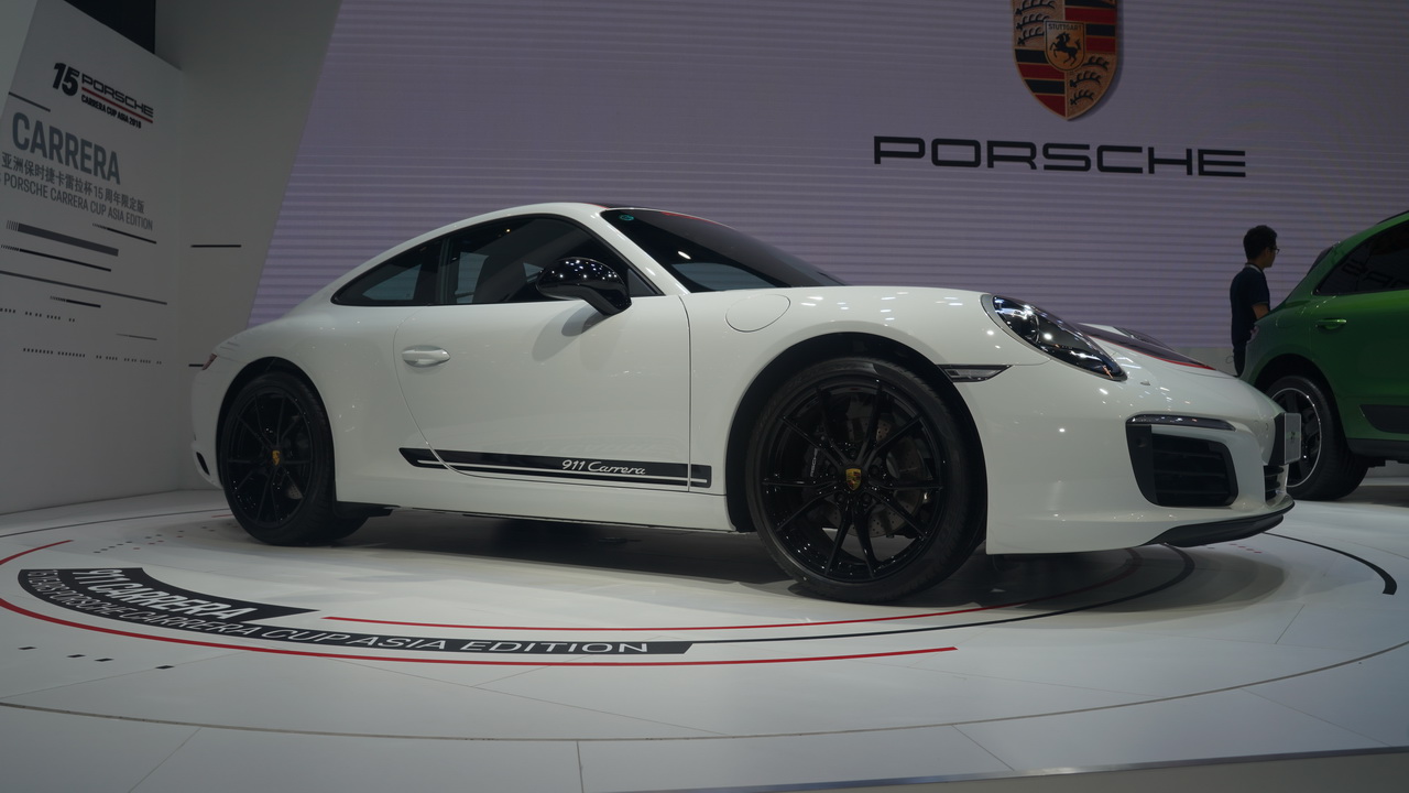 911