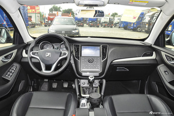 2016款众泰SR7 1.5T手动魔方之路版图片