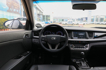 2017款名图1.6T自动智能型GLS