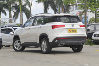 2018款宝骏530 1.8L自动豪华型