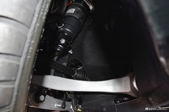 2017款奥迪A8L 4.0T自动60 TFSI quattro豪华型