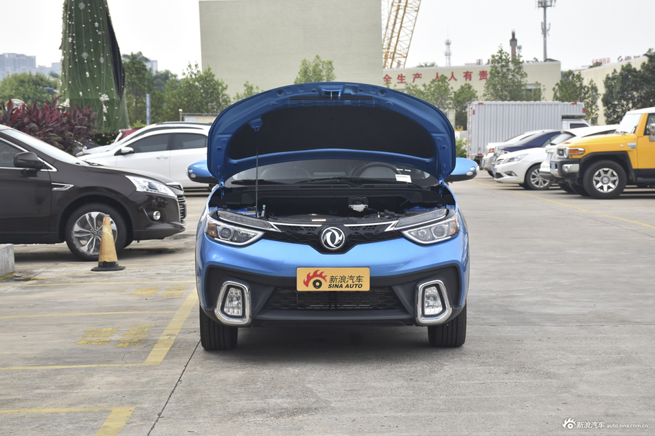 2017款风神AX4 1.6L手动潮尚型