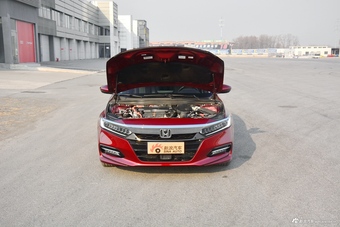 2018款本田雅阁锐·混动2.0L自动锐尊版