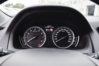 2015款讴歌TLX 2.4L自动豪华版