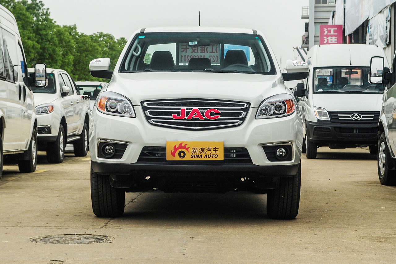 2015款帅铃T6 2.8T手动柴油新锐型HFC4DA1-2C