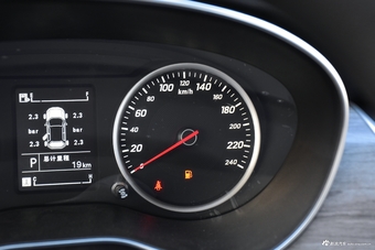 2019款宝骏730 1.5T自动DCT时尚型7座