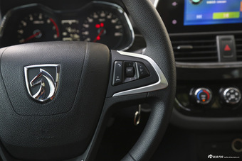 2016款宝骏310 1.2L手动豪华型