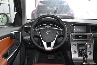 2018款沃尔沃S60L 1.5T自动T3智进版