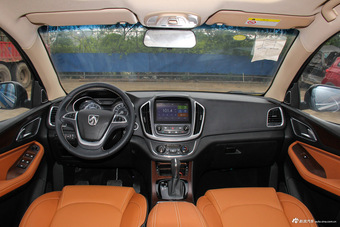 2017款宝骏560律动版1.8L iAMT尊享型图片