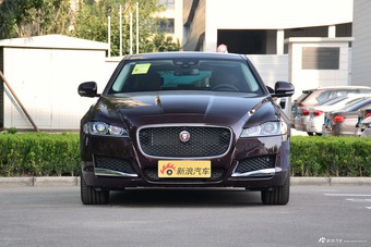 2017款捷豹XFL 2.0T自动240PS尊享版
