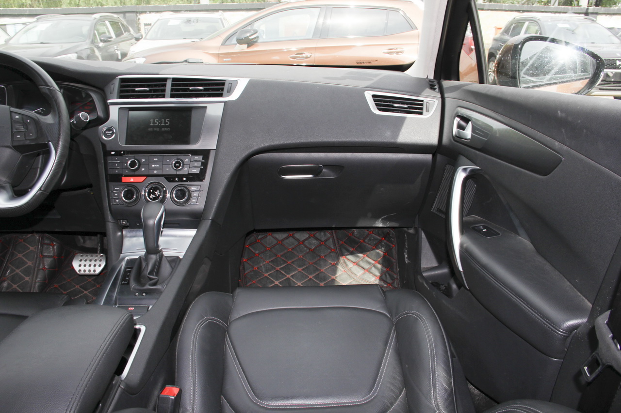 2014款DS 6 1.6T豪华版THP200