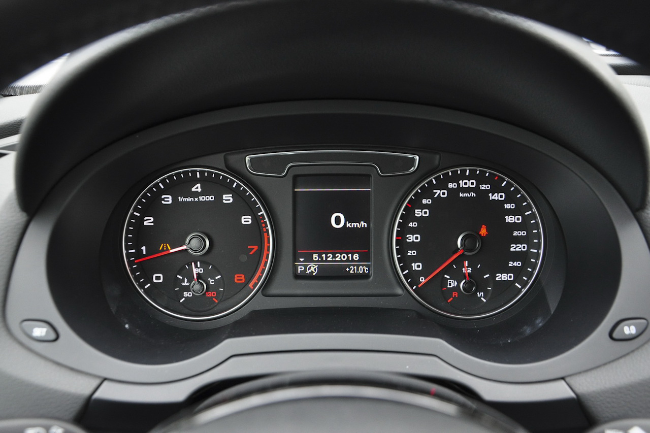 2016款奥迪Q3 2.0T自动35TFSI风尚型