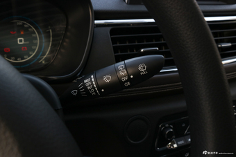 2018款风光S370 1.5L手动豪华型7座