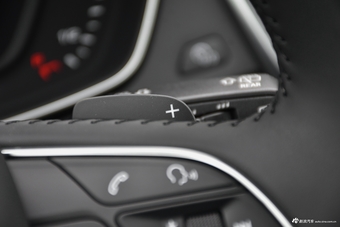 2018款奥迪Q5L 2.0T自动45 TFSI尊享运动型