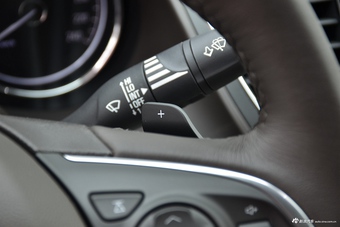 2016款别克君越混动30H 1.8L自动精英型