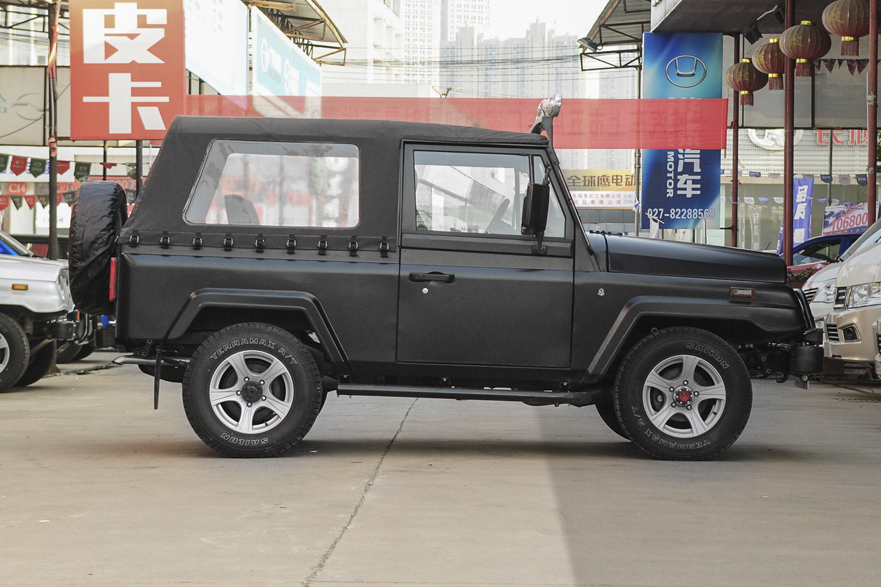 2016款战旗2.0L手动角斗士豪华型 国IV