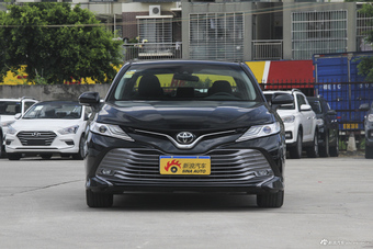 2018款凯美瑞2.0G自动豪华版