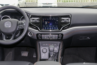 2018款大指挥官2.0T自动四驱耀享版