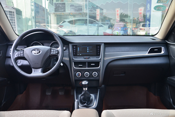 2017款奔腾B30 1.6L 手动舒适型