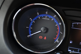 2016款风行S500 1.5L手动尊享型