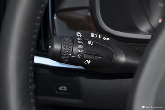 2018款沃尔沃S90 2.0T自动T5智远版